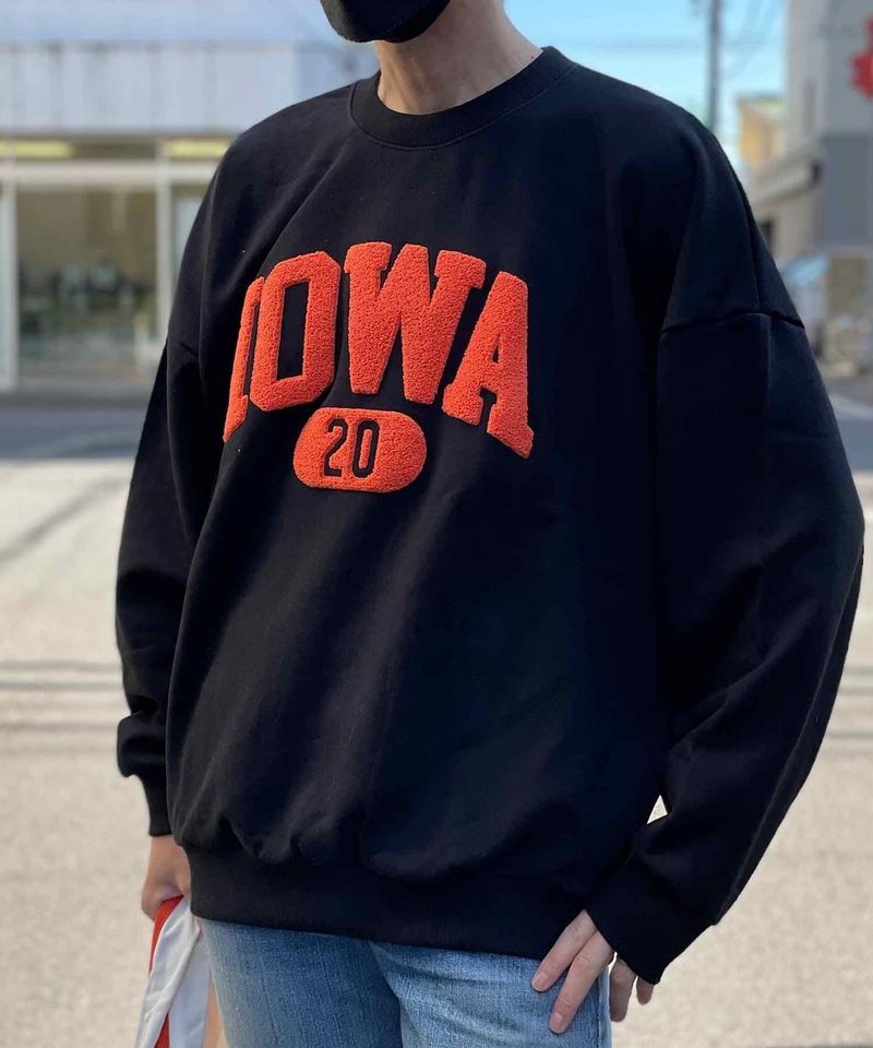 ONEDAY KMC（ワンデイケーエムシー）の「ZOMBIE KOREA COLLEGE LOGO CREW SWEAT  ZZ-1404 （送料込）ONEDAY KMC（Tops）」