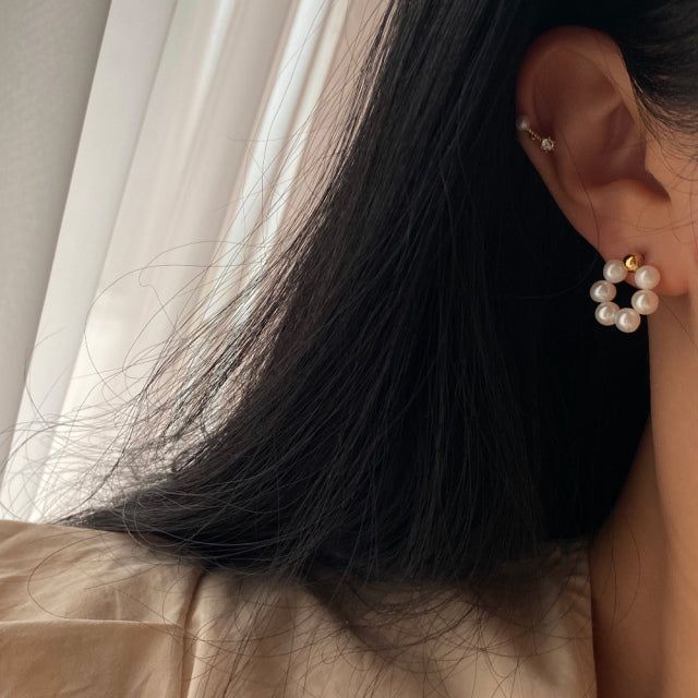 Acer rojo(アセルロジョ)の「ori Freshwater Pearl Flower Ball Guest Silver needle Earrings(Accessories)」