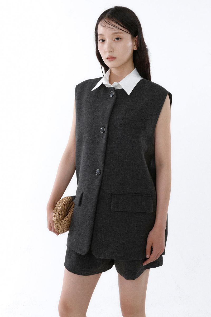 Loventina（ラヴェンティナ）の「COLLARED SLEEVELESS JACKET_CHARCOAL（Jackets/Outerwear）」