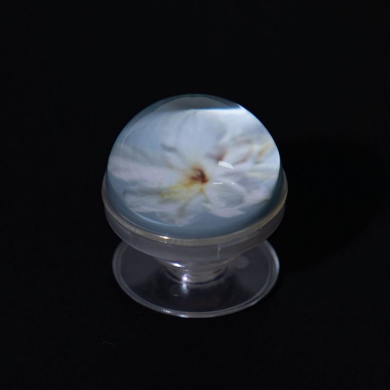 minomi(ミンノミ)の「sandy flower tok(Smartphone Accessories)」