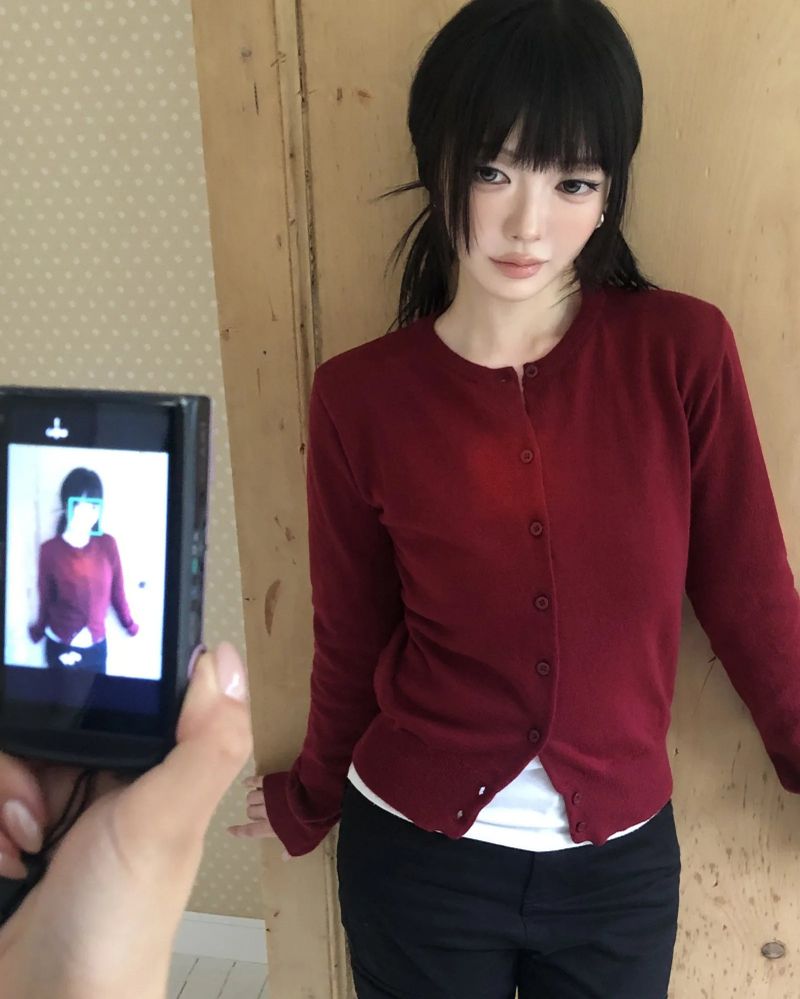 Moeun Round-Neck Cardigan