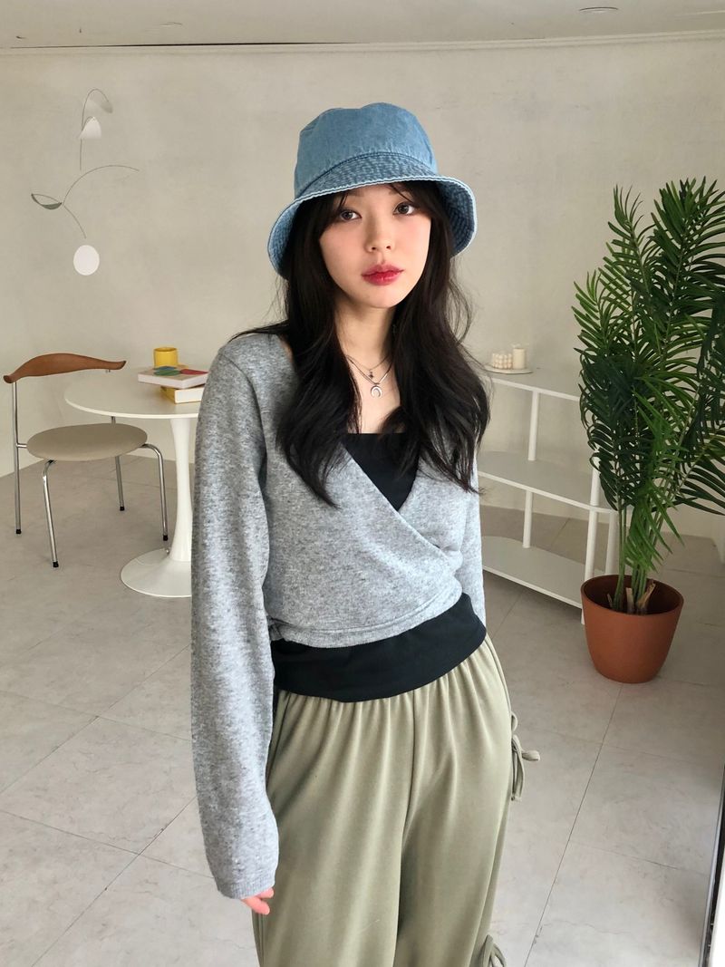 Berry berry bucket hat