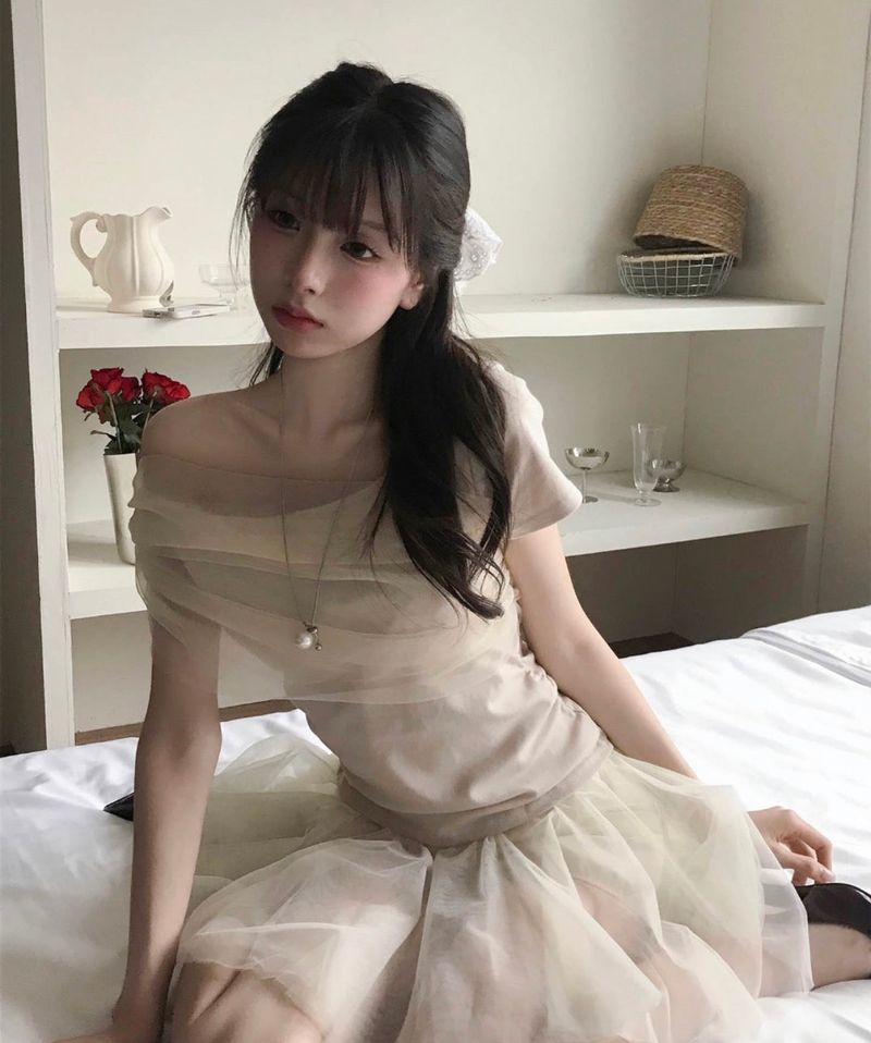 joan button sha lace mini sk