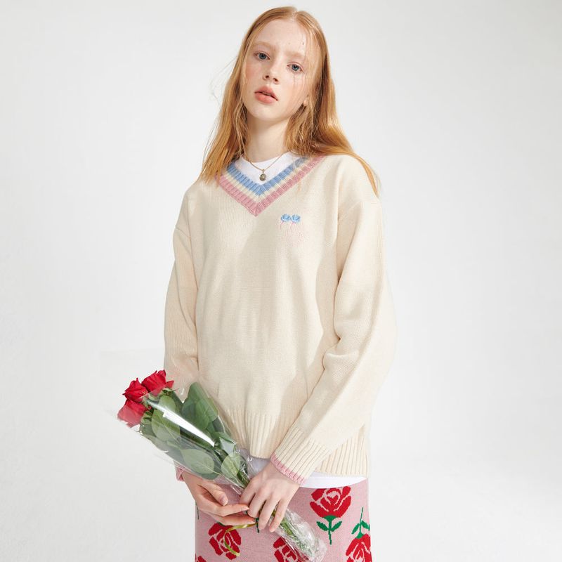Logo embroidery v-neck Knit [Ivory]