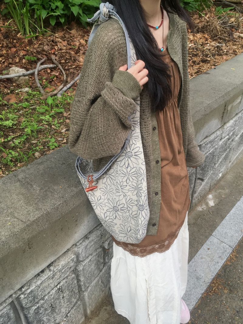lace sleeveless shirt