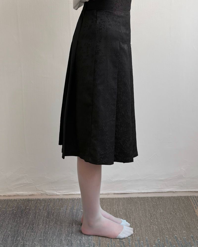 Dewy Flower Pleats Skirt