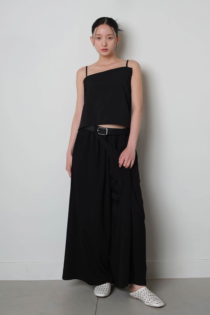 Oblique Neck Sleeveless_Black