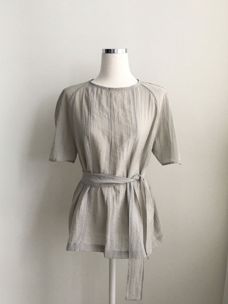 Current loose tie blouse