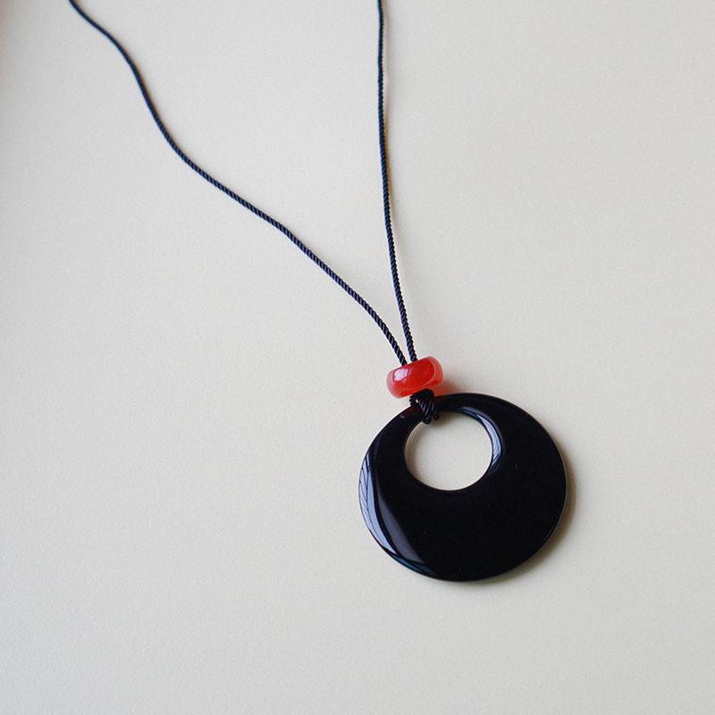 ONYX PENDANT LONG NECKLACE