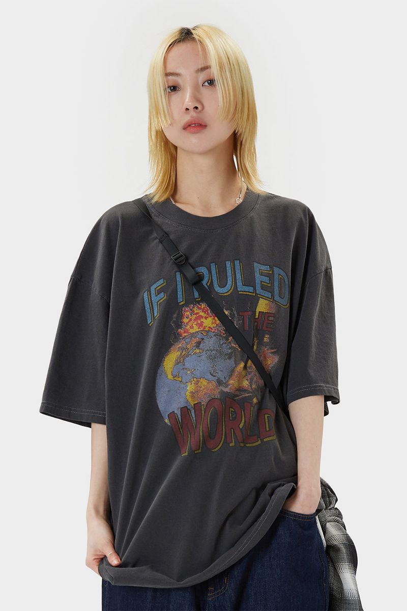 Raucohouse（ラウコハウス）の「The world printing over t-shirt（Tops）」