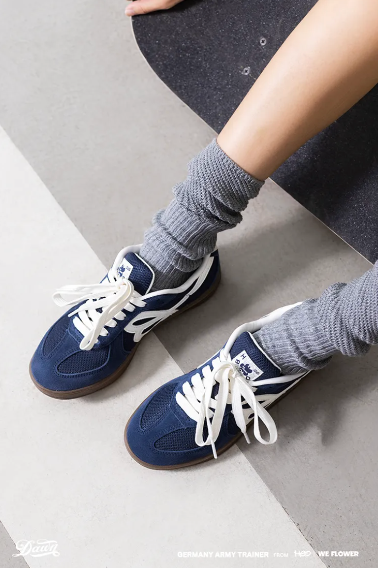 HBD/We Flower Joint Name Retro German Training Shoes - BLUE