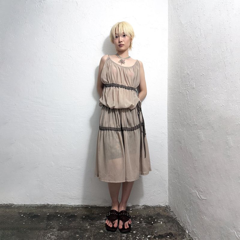 TIED SHIRRING DRESS