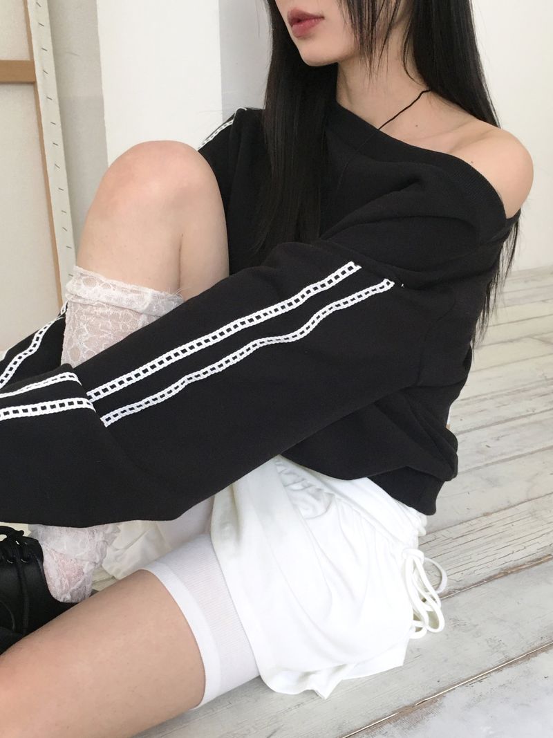 Romer lace point off-shoulder sweatshirt