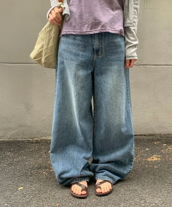 BAON（バオン）の「ギャランジフォールドオーバーローウォッシュ加工ワイドデニムパンツ（パンツ）」
