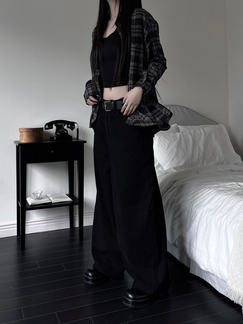 overfit velvet wide pants