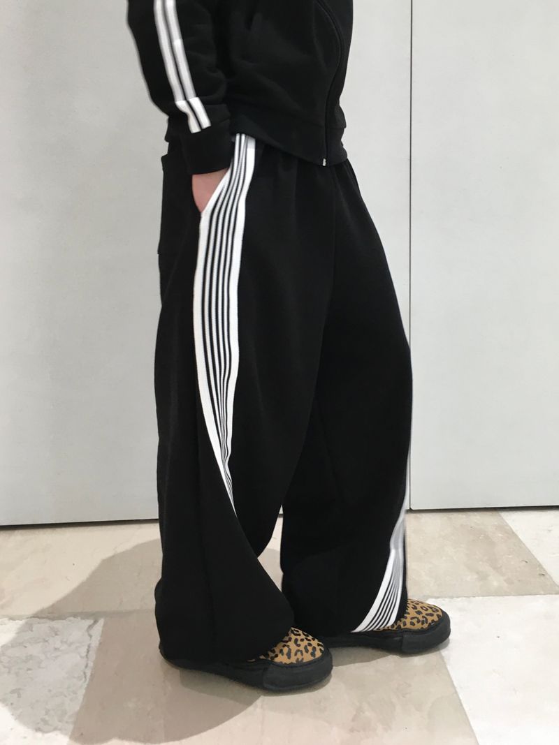 Bant Diagonal Track Wide Sweatpants 3C