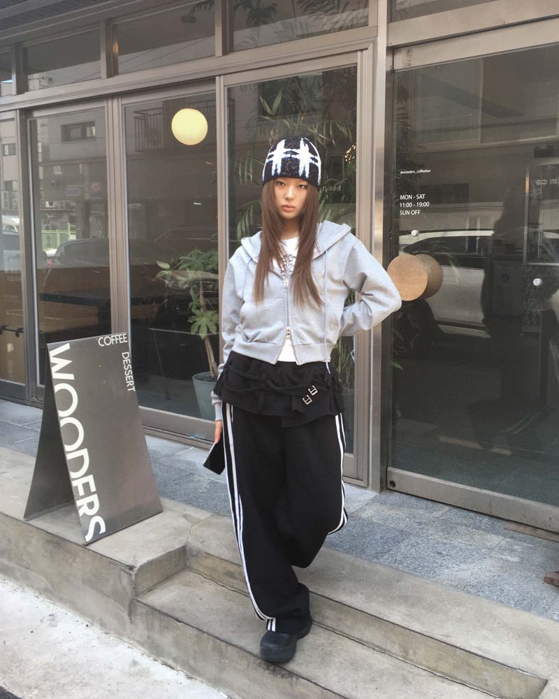Powder crop hood jumper