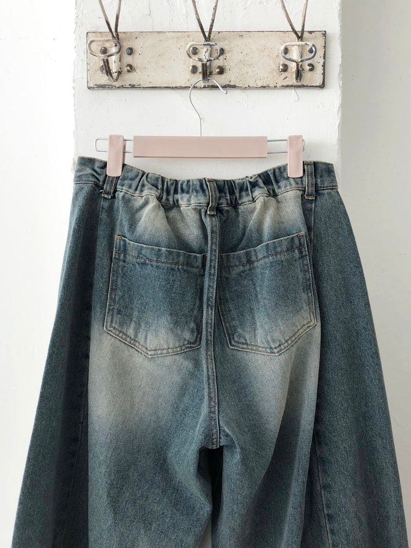 Wide volume jeans