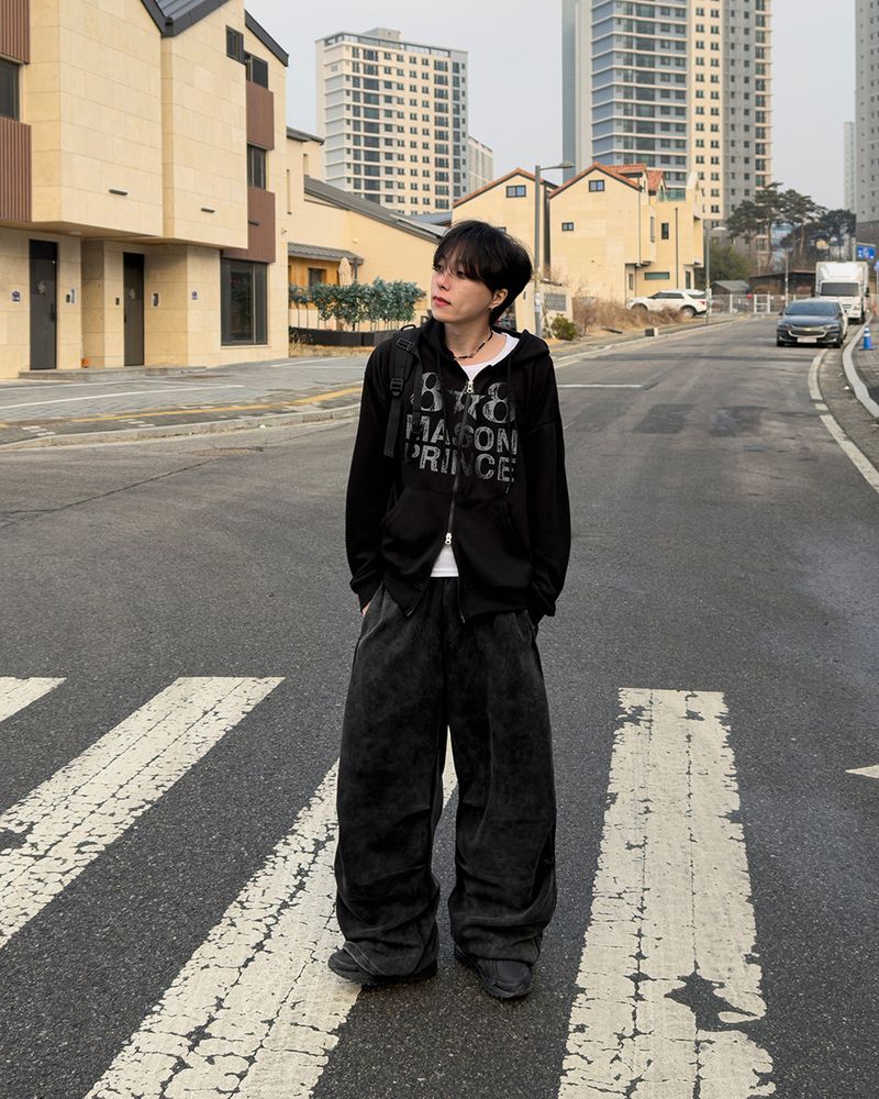 Dakel Vintage Graphic Zip-Up Hoodie