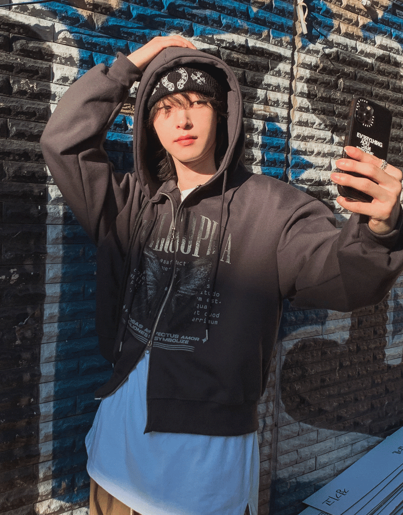 2PLAN（ツープラン）の「Winnie crop two way hoodie zip-up（Tops）」