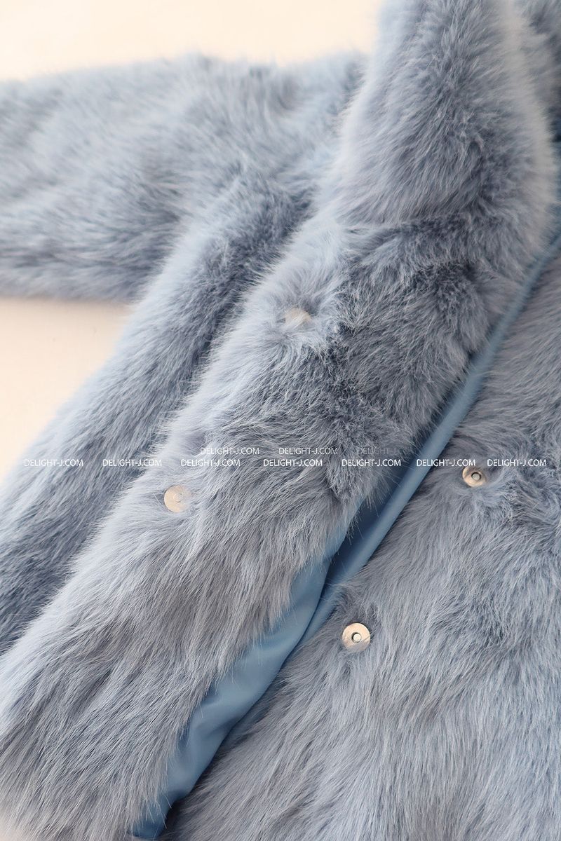 Pastel collar fake fur jacket