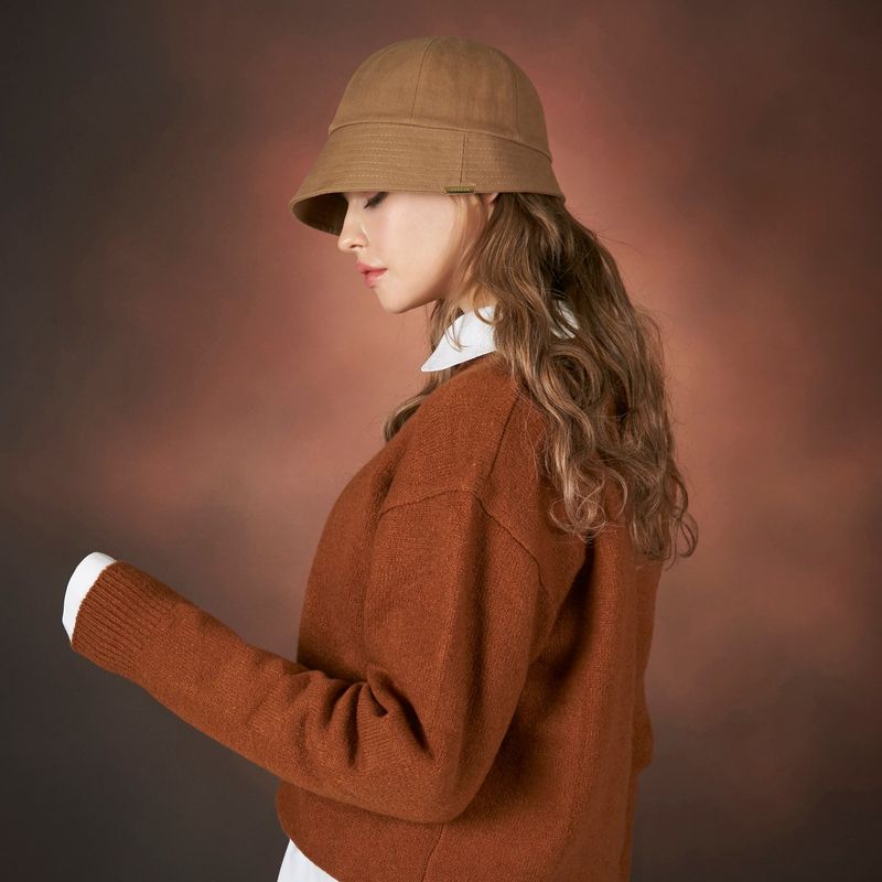 Metal tip bell hat