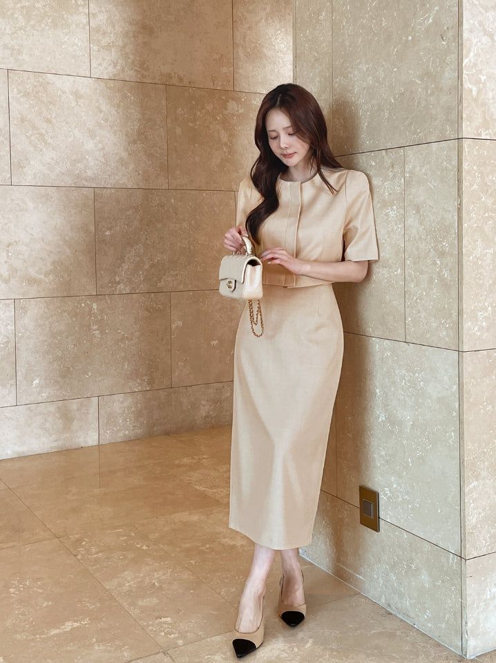 iam mari（アイアム マリ）の「Vekia Crop Jacket H-Line Skirt Set（Setup）」