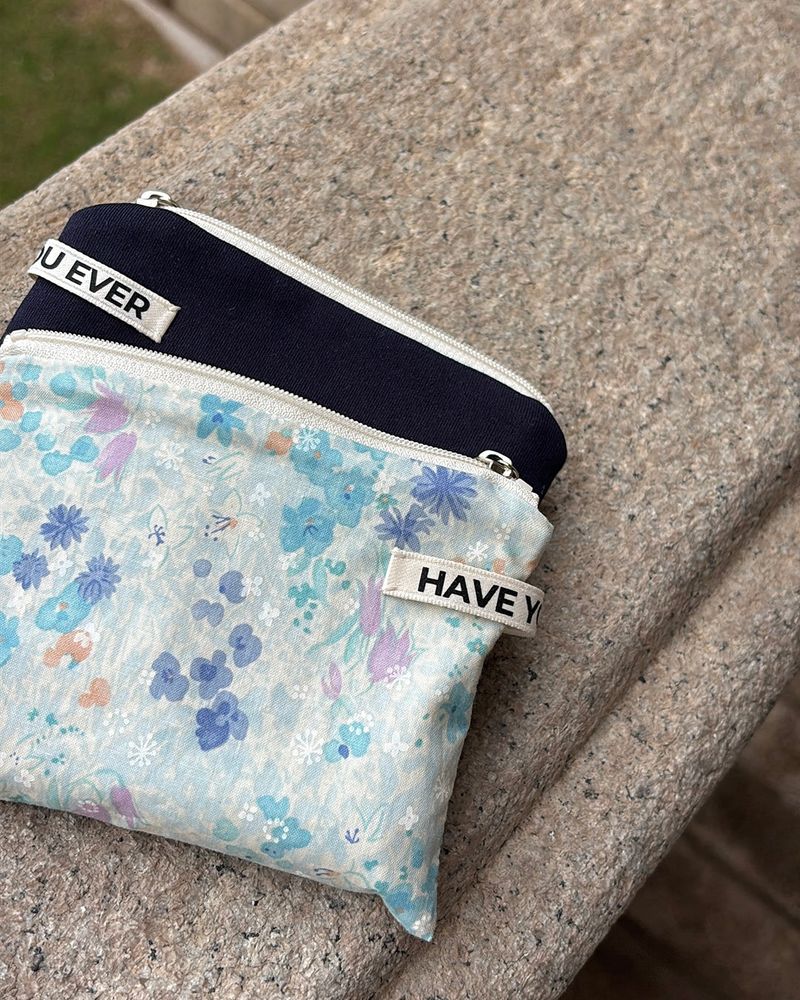 Garden flat pouch - blue , M size