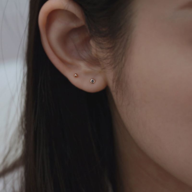 14K gold black melee diamond earring