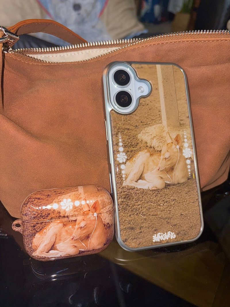 Furry Friends airpods case_Deer