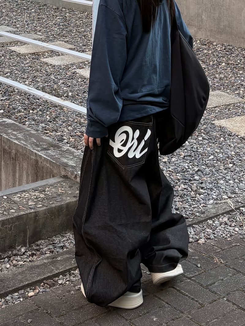 back letter raw denim pants