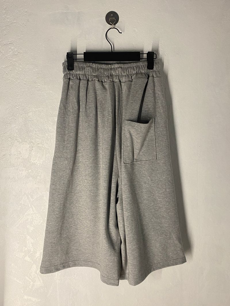 Layer pintuck bermuda wide half pants 2C