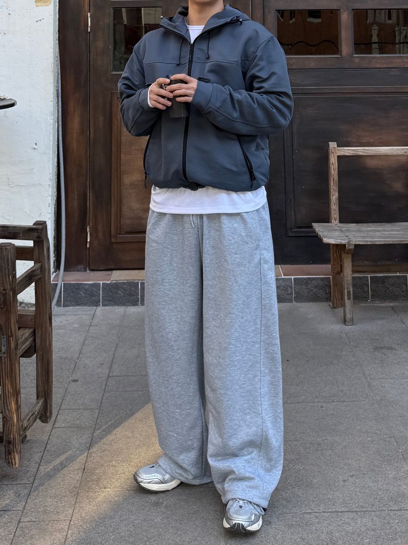 Bolt cap hood windbreaker