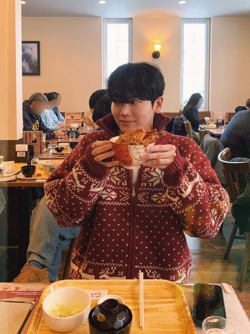 [Premium] Santa reversible Nordic knit zip-up
