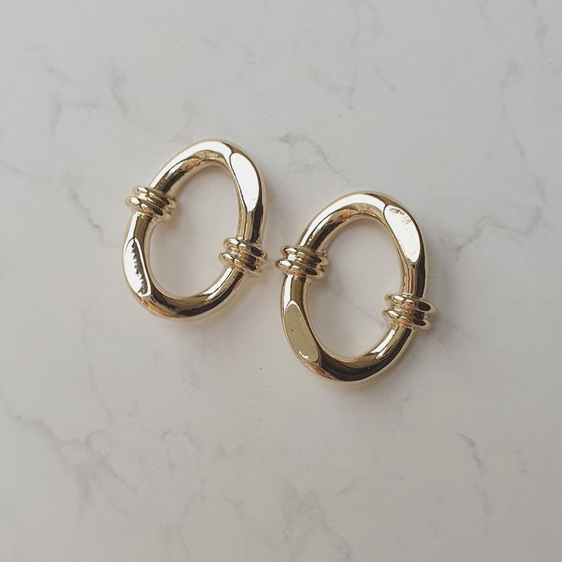 Knotted Oval Ring Piercing - Gold