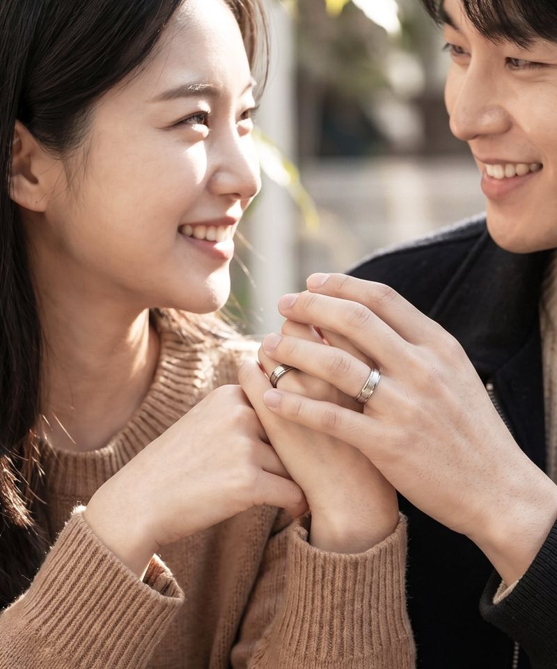 NR-305 Minimal Curve Line Couple Ring