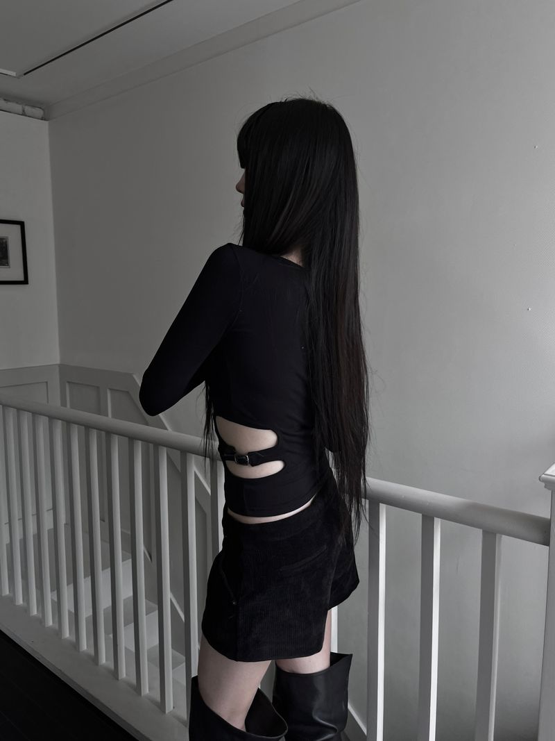 slim buckle hole slit T (2color)