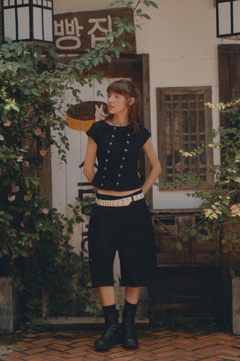 Twin Buttons tee