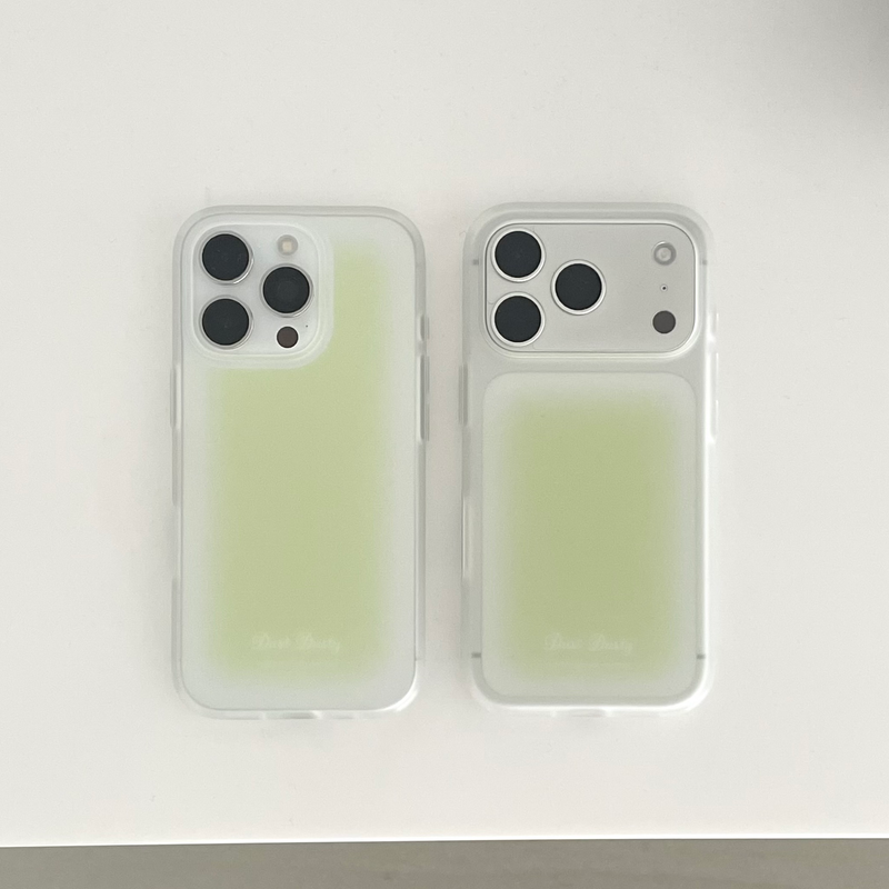dust dusty（ダストダスティ）の「[반투명] グリーンシロップ ケース（スマホグッズ/小物）」