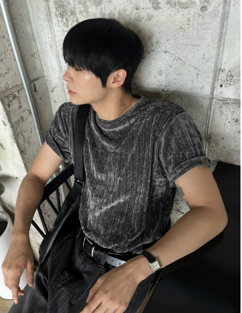 Belloa Round Short Sleeve T-Shirt
