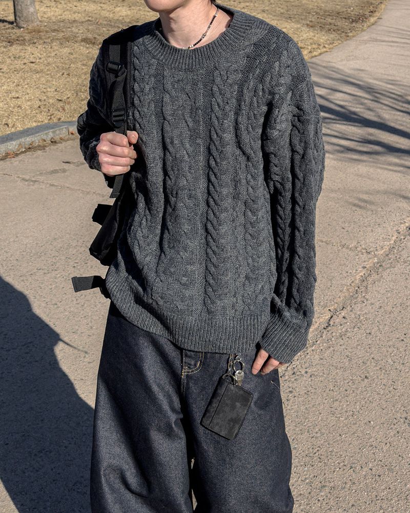 Cabbler Heavy Cable Knit Round Neck