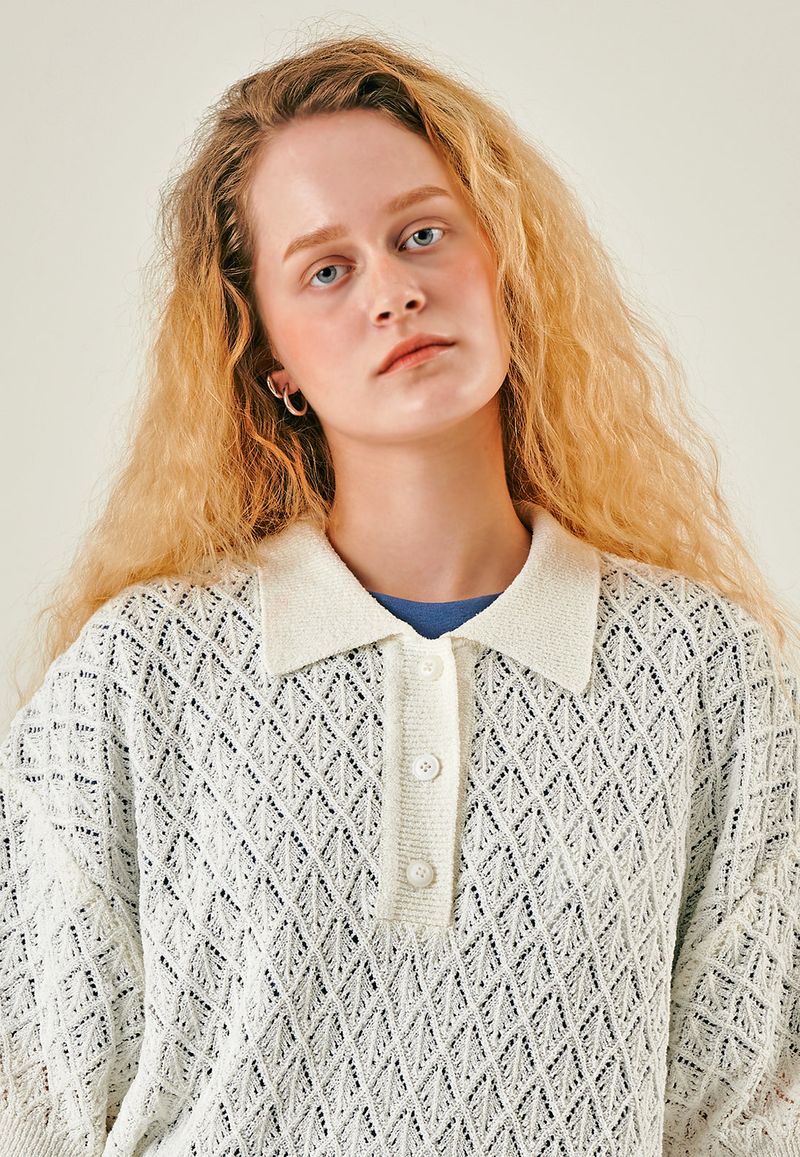 WIGGLY COLLAR KNIT TOP