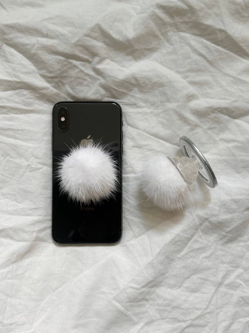 Rabbit‘s tail fur griptok / magsafe tok