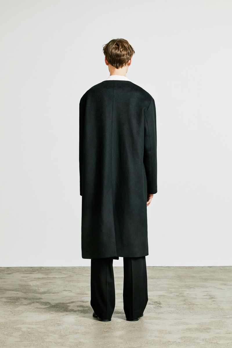 collarless front cover coat black