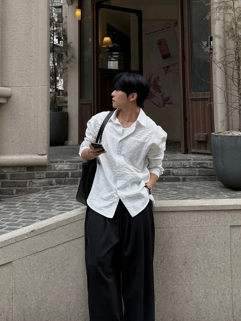 Cove embossed stripe shirt