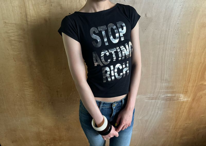 silver lettering tee