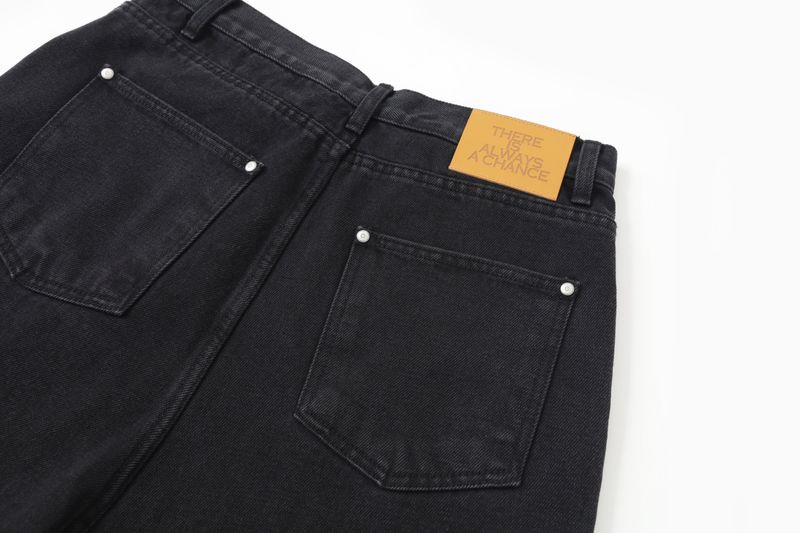 BLACK LOOSE FIT JEANS