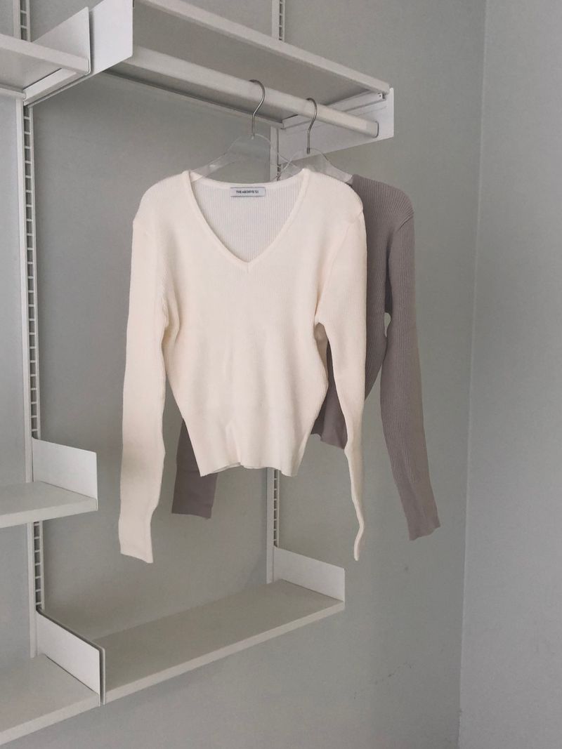 Basic V-neck knitwear (4 colors)