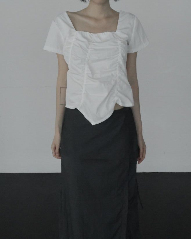 mnem（ムネム）の「Lear Square Shirring Blouse（Tops）」
