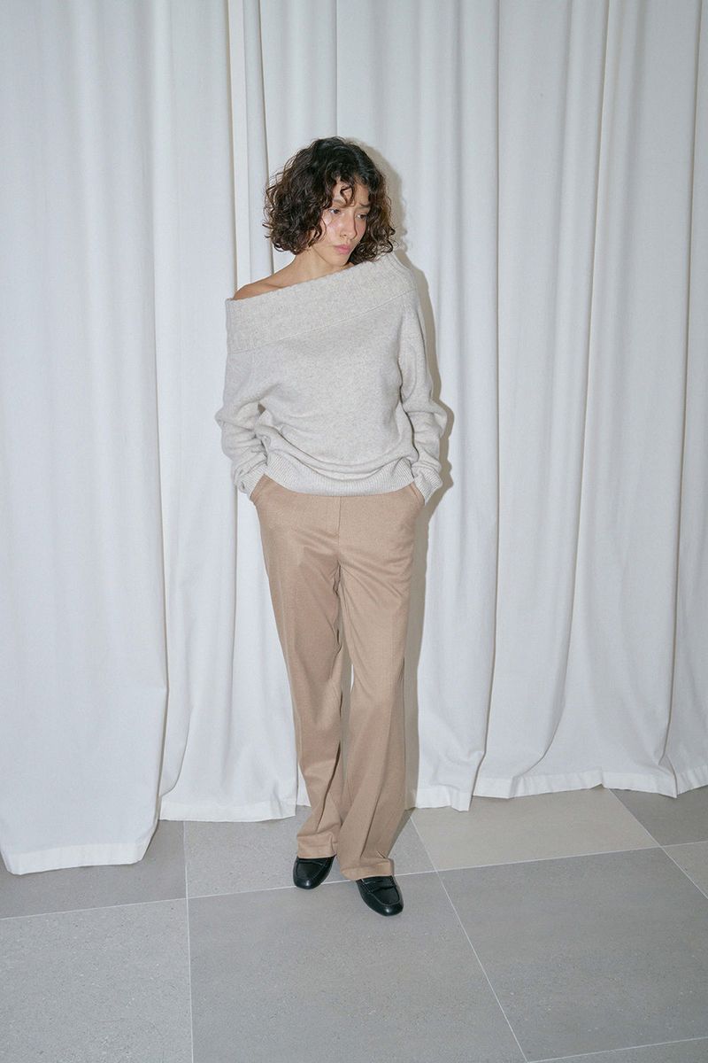 Lissom off-shoulder knit_oatmeal